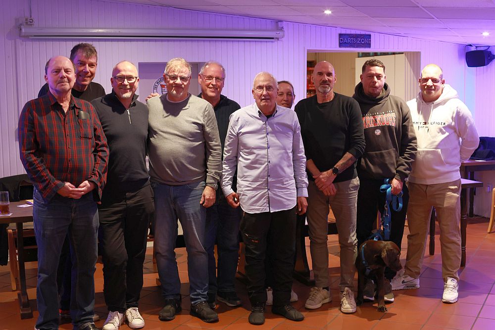 Von links: Frank Lindenau, Marcus Becker, Lars Dagott, Bernd Hahn, Olaf Letzsch, Günter Kube, Daniela Bindke, Michael Becker, Dominik Bindke, Matias Ewaldt