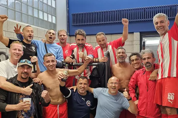 Ü 40I verteidigt eindrucksvoll die Tabellenspitze : 1764363730-1696177498=68186232