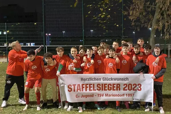 C II feiert Staffelsieg: 1764363729-1707065091=57298638