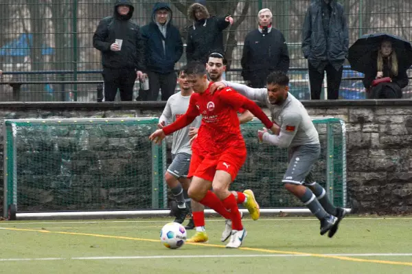 Senocak zieht die Fäden: 1764363729-1707981333=56382396