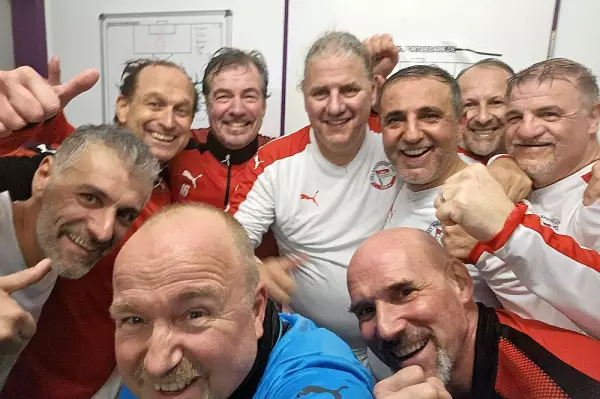 Ü 50 I fährt wichtige Auswärtspunkte ein: 1764363729-1711271921=53091808