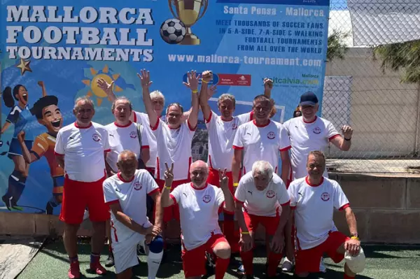 Walking Football auf Mallorca: 1716117458-1716014122=103336