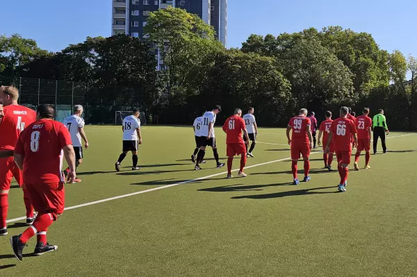 Ü40 I feiern ersten Saisonsieg: 1764363729-1727024440=37339289