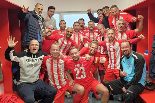 Ü 40 I erfolgreich in englische Woche gestartet: 1764363729-1731308219=33055510