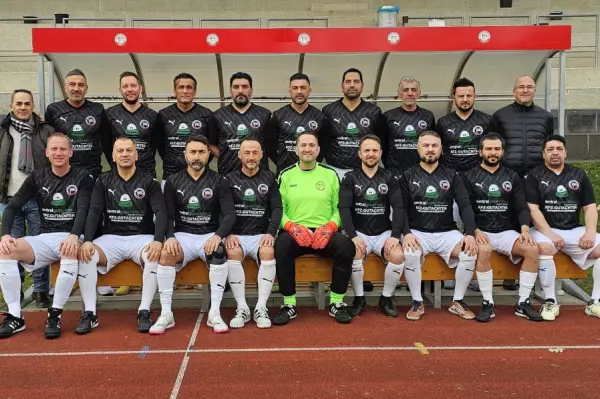 Ü 40 I startet erfolgreich in die Rückrunde / Nihat vierfacher Torschütze : 1764363729-1740936518=23427211