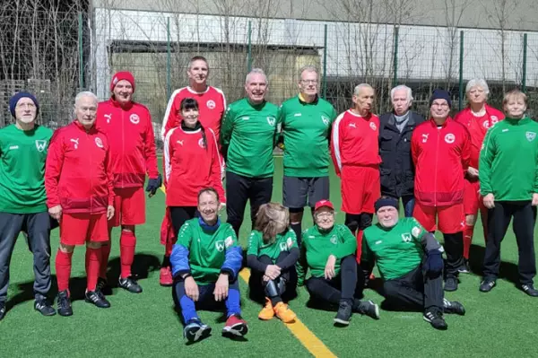Walking Football - Freundschaftsspiel in Waidmannslust: 1764363729-1741238624=23125105