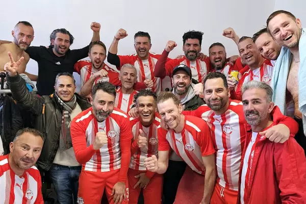 Ü 40 gewinnt das Verfolgerduell in Frohnau: 1764363729-1742142972=22220757