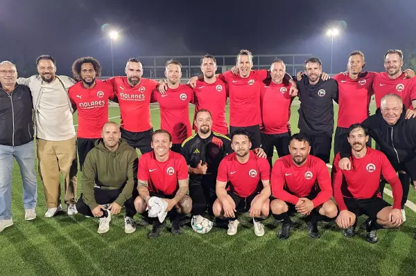 Ü 32 schafft den Durchmarsch in die Berlin Liga: 1760512343-1746347871=14164472