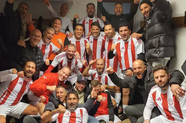 Ü 40 I auch auswärts erfolgreich: 1764363729-1760280242=4083487