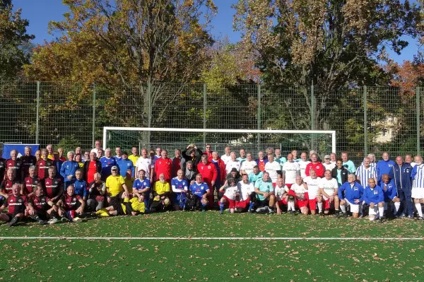 Walking Football Volksparkturnier: 1764361198-1760971613=3389585