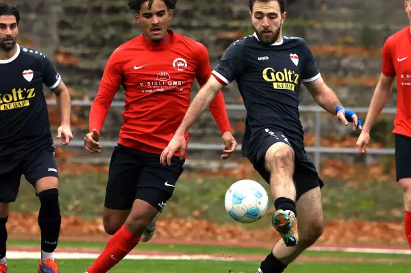 Aus 0:2 noch 2:2: 1764298818-1762850787=1448031