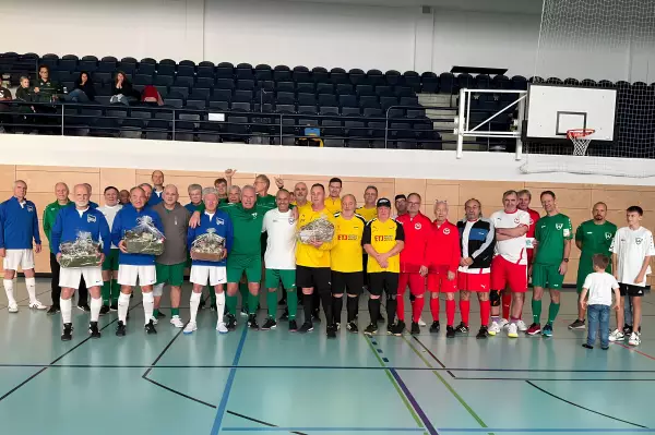 Walking Football - Teamgeist in Berlin: 1764298818-1764003150=295668