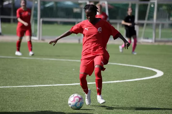 Starke Teamleistung führt zu Sieg im Spitzenspiel: 1768262108-1765777312=2484796