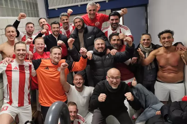 Altliga spielt sich in einen Rausch: 1774208052-1772799825=1408227